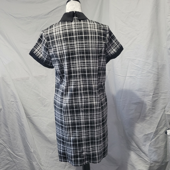 Hot Topic Black & White Plaid Shift Dress with Skull Pins Collar NWT - Picture 3 of 7